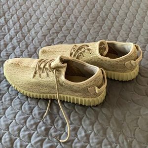 Gently Used Fake Yeezy’s - Size 10.5